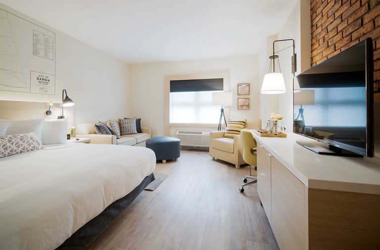 KIng-Suite-sofa-Insignia-hotel-sarnia.jpg
